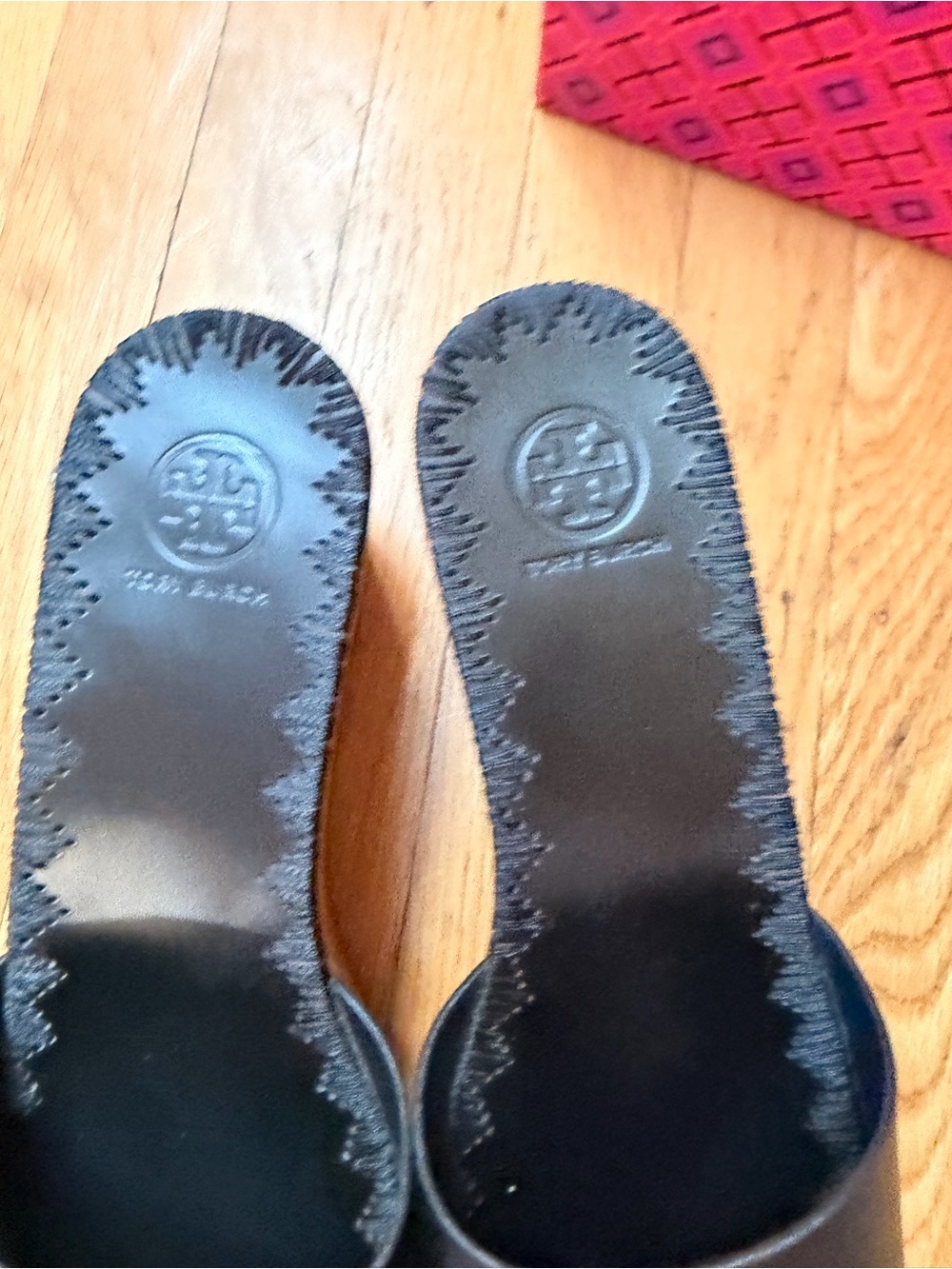 Tory Burch Patty Black Leather Slide Wedge with Wood-Effect Platform - Picture 6 of 9